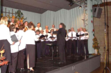 Der Konzertchor "Frohsinn" Büchig mit ihrem Chorleiter Klaus Völker<br>eröffnet den Reigen der Gastchöre